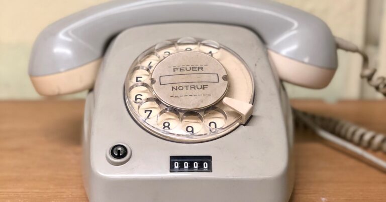 Featured image for What Was the Flip Phone Called in the 90s Unfolding the Truth